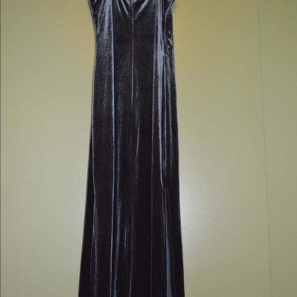 Velvet Formal Gown M - Picture 5 of 10